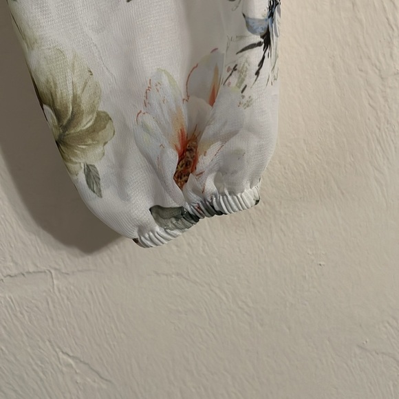 Windsor Floral Wrap Blouse with Bow Closure Size SMALL - Picture 5 of 5